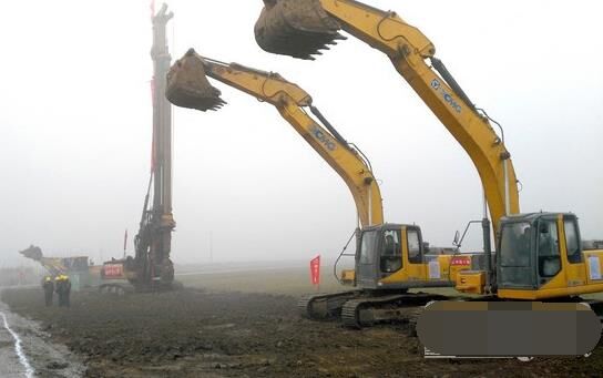 挖掘機(jī) 挖掘機(jī)