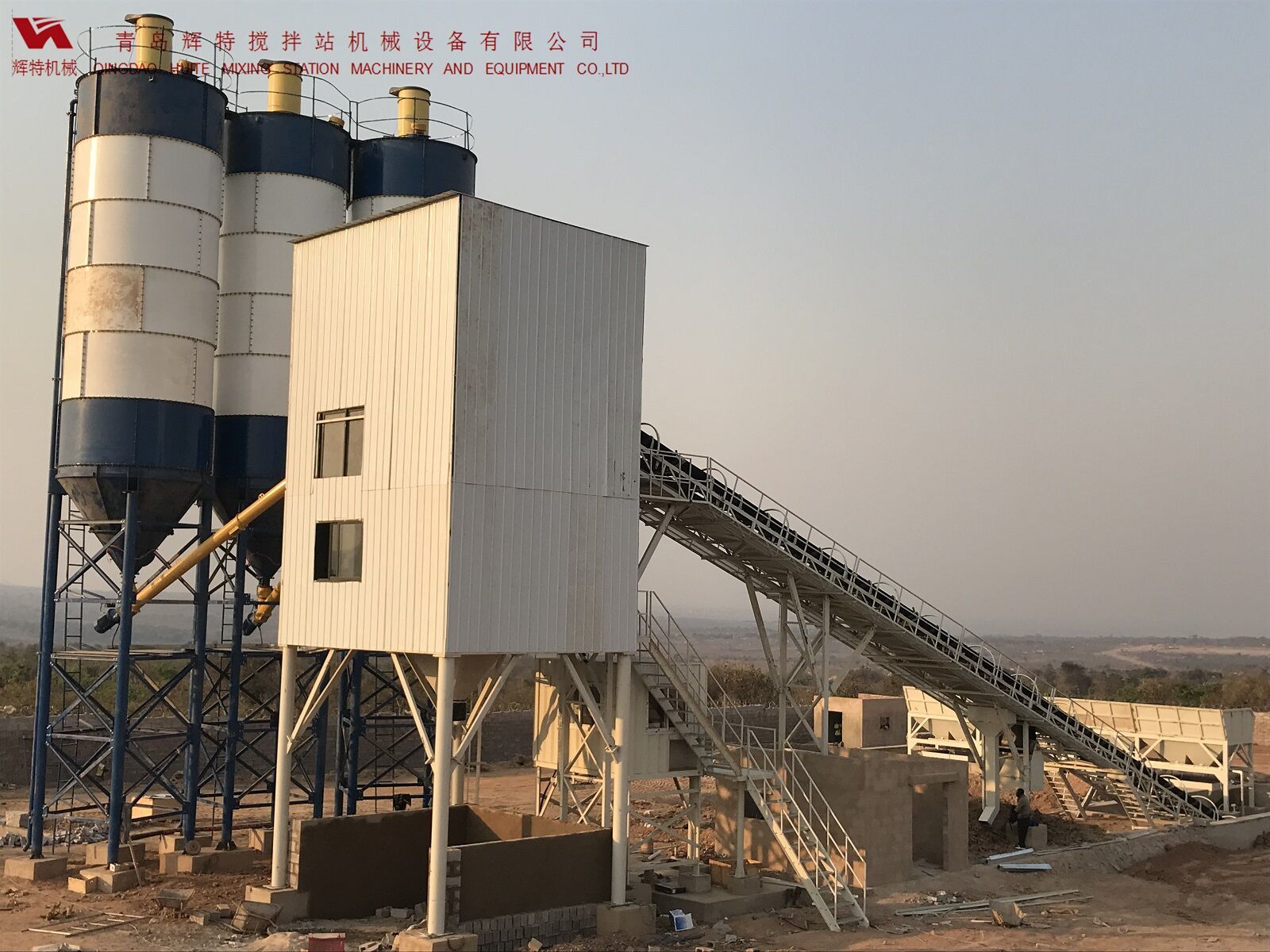 輝特混凝土攪拌站HZS120采用國(guó)內(nèi)外知名品牌，大大降低了設(shè)備故障率