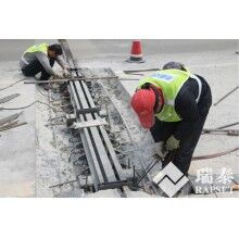 橋頭跳車現象是橋梁伸縮縫的什么問題導致的呢？