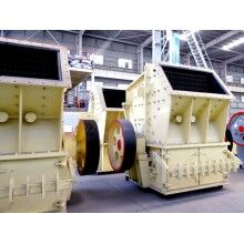 在砂石緊缺的非常時(shí)期，小型碎沙機(jī)發(fā)揮大作用