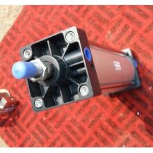 批發(fā)三一120攪拌機配件氣缸