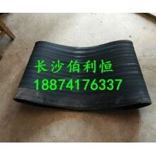 專(zhuān)業(yè)供應(yīng)攪拌機(jī)配件，中聯(lián)攪拌機(jī)配件，中聯(lián)HZS120P型下料斗膠桶