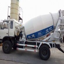 河南攪拌罐車(chē)生產(chǎn)廠(chǎng)家，億立實(shí)業(yè)4m3混凝土罐車(chē)專(zhuān)賣(mài)